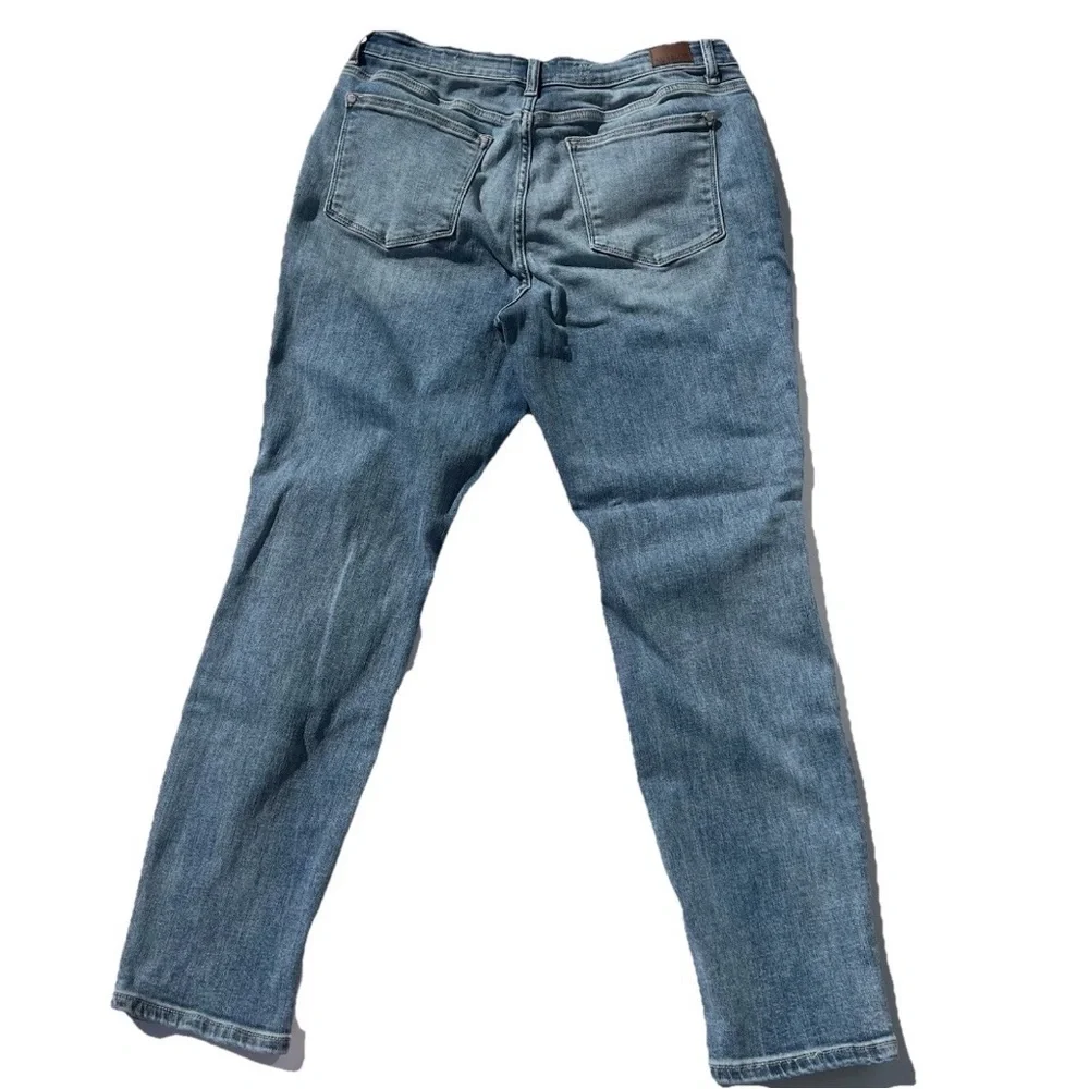 Judy Blue Los Angeles Distressed Boyfriend Jeans